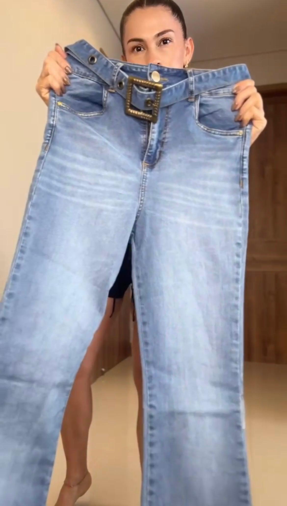 jeans bota ancha con correa